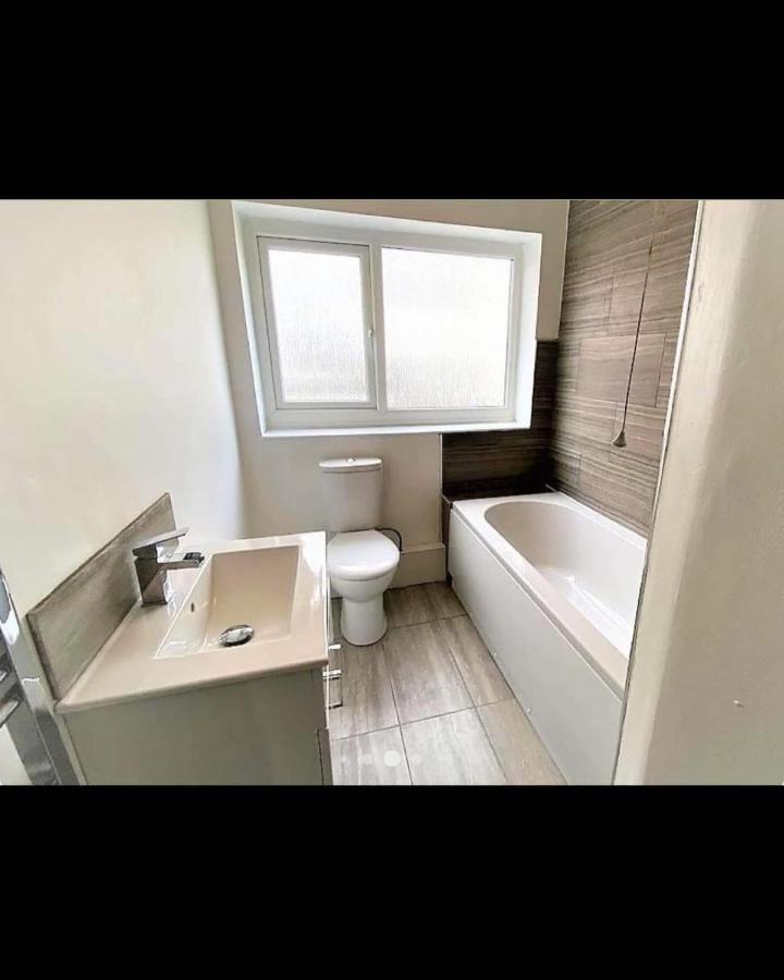 Business Friendly 3Br Home - King Size Beds & Centrally Located Swansea Extérieur photo