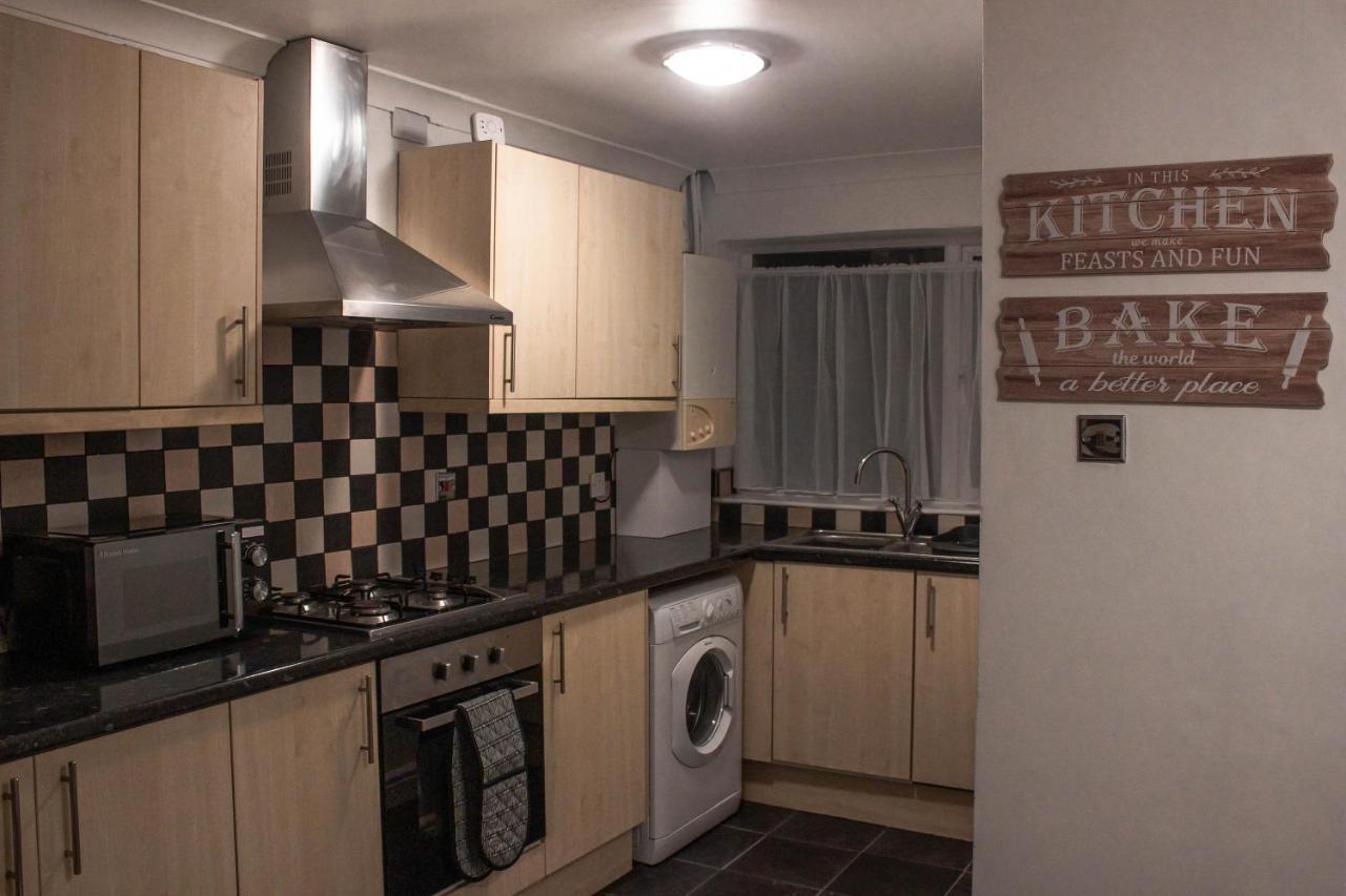 Business Friendly 3Br Home - King Size Beds & Centrally Located Swansea Extérieur photo