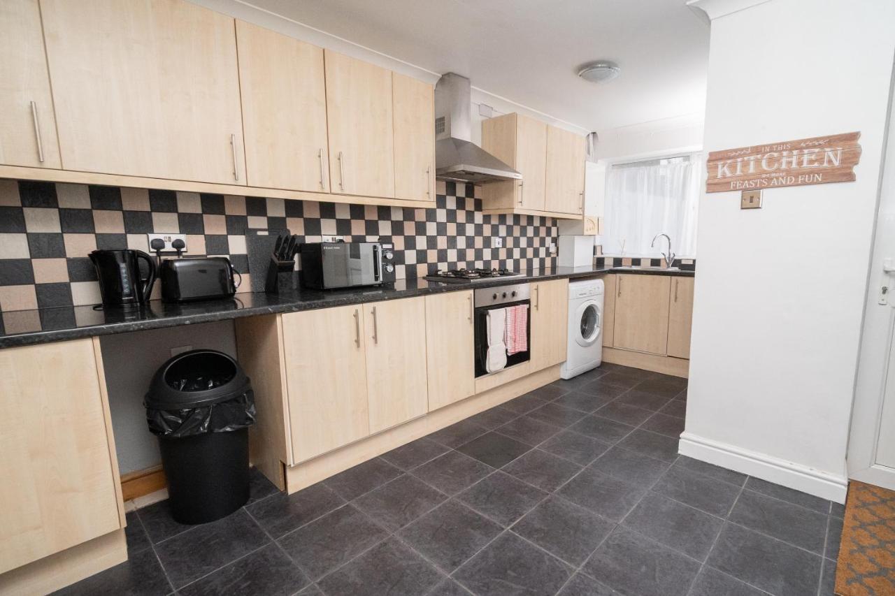 Business Friendly 3Br Home - King Size Beds & Centrally Located Swansea Extérieur photo